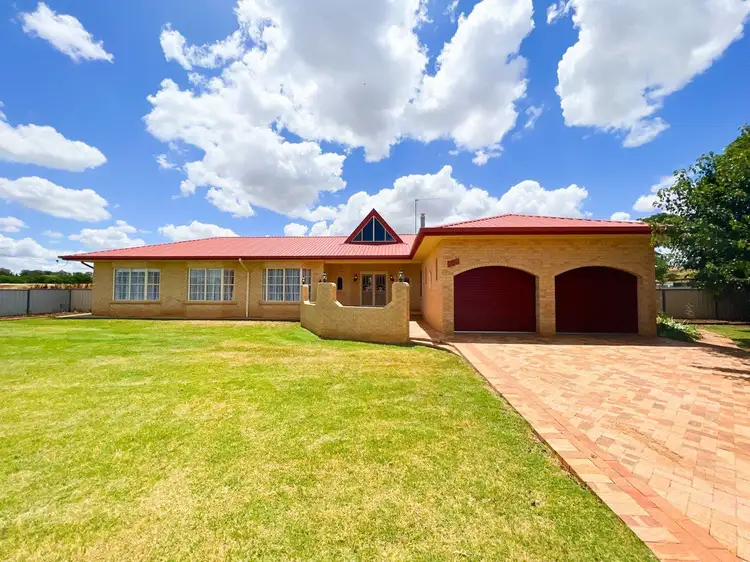 102 Webb Street, Parkes NSW 2870