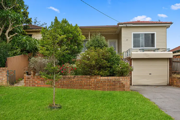 11 Mount Street, Mount Saint Thomas NSW 2500