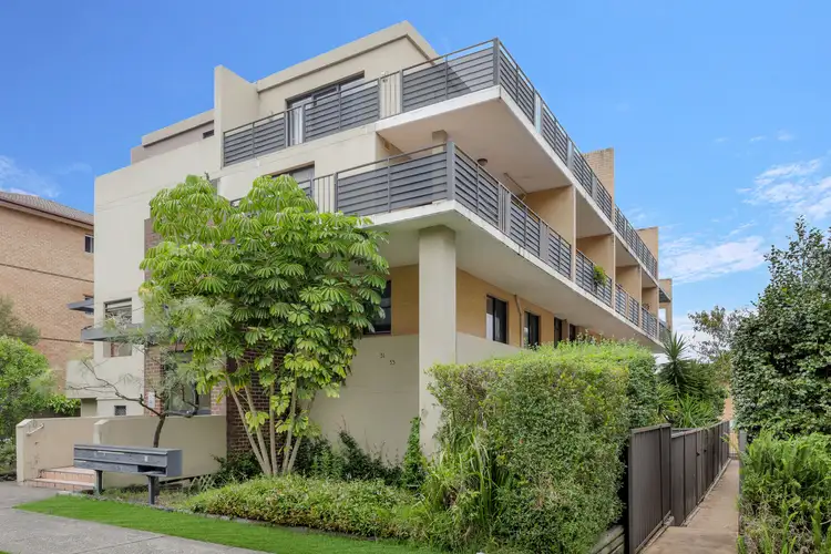 Main view of Homely unit listing, 3/31-33 Woids Avenue, Hurstville NSW 2220