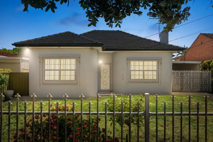 8 Oaklands Road, Somerton Park SA 5044