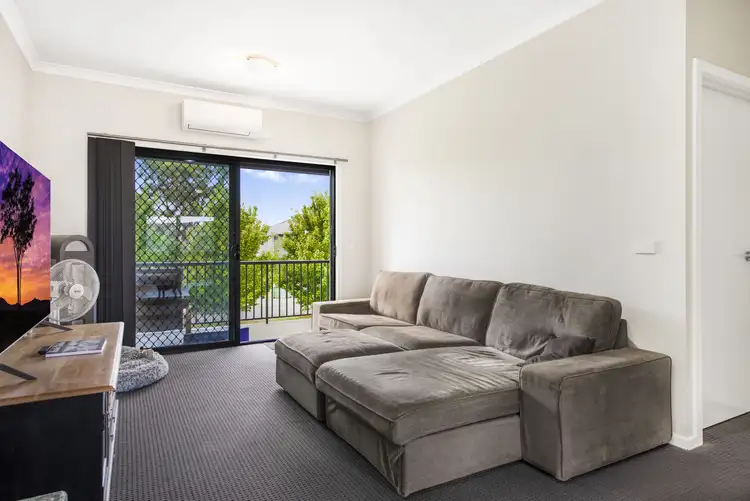 Second view of Homely house listing, 33 Sable Circuit, Officer VIC 3809