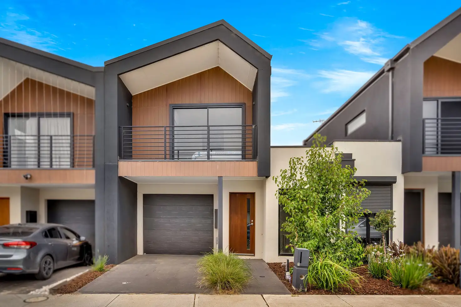 Main view of Homely townhouse listing, 7 Hanover Way, Mickleham VIC 3064