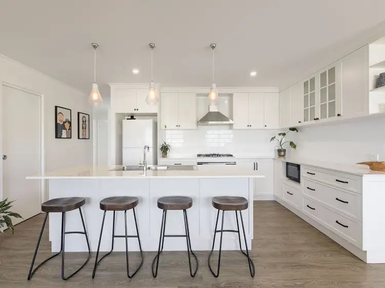 10 Cedar Place