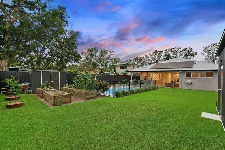 30 Sunnyside Road, Scarborough QLD 4020