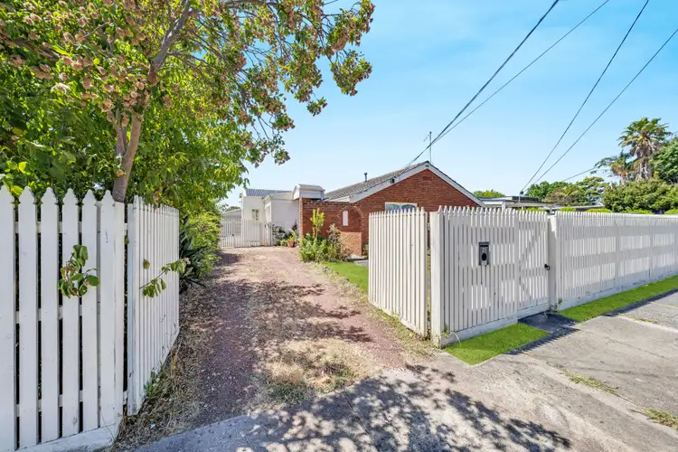 21 Centenary Street, Seaford VIC 3198