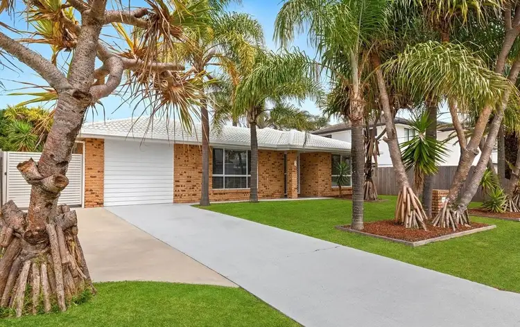 8 Wamara Street, Buddina QLD 4575