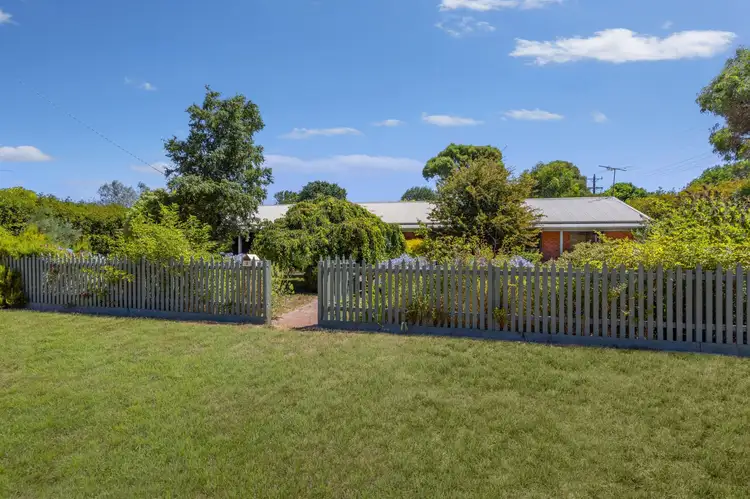 2 Louise Lane, Lancefield VIC 3435