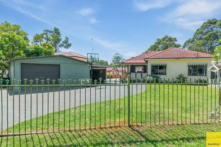 95 Blackman Parade, Unanderra NSW 2526