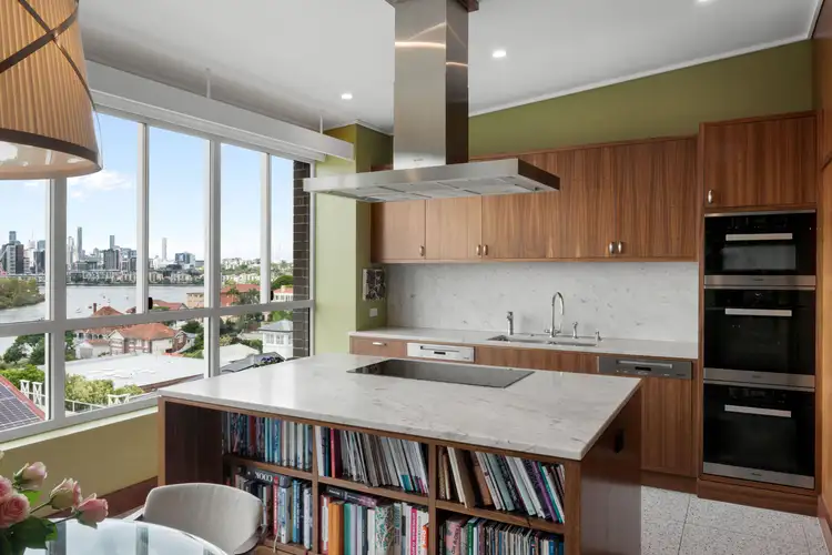 2/68 Crescent Road, Hamilton QLD 4007