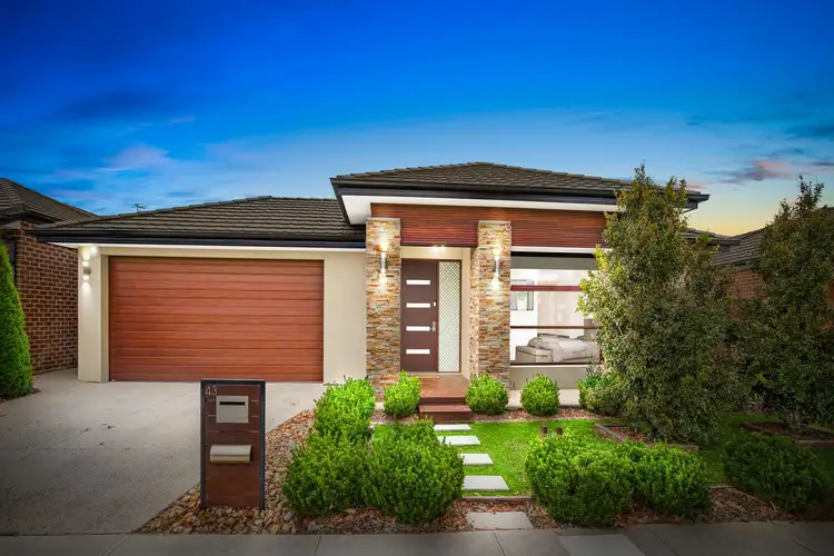 43 Treeve Parkway, Werribee VIC 3030