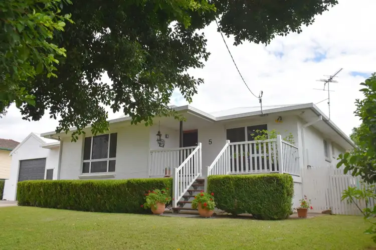 5 Robertson Avenue, Moree NSW 2400