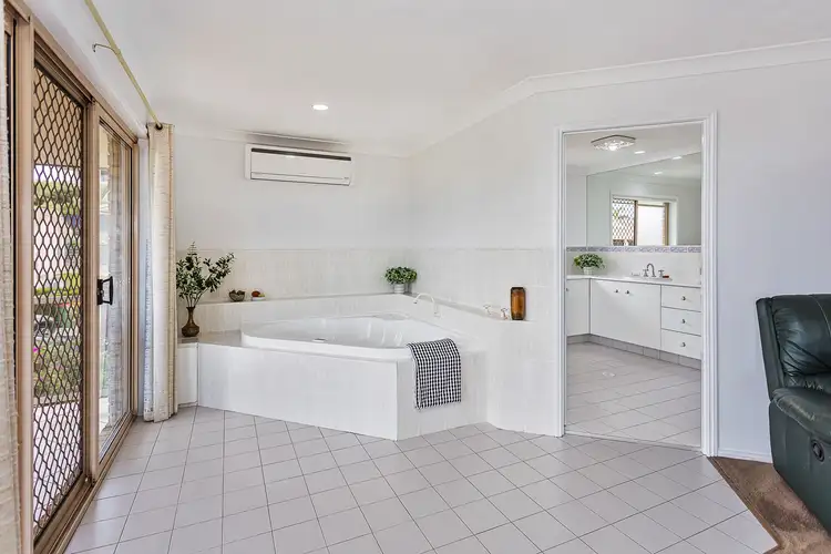 Sixth view of Homely house listing, 5 Beaufort Court, Highland Park QLD 4211