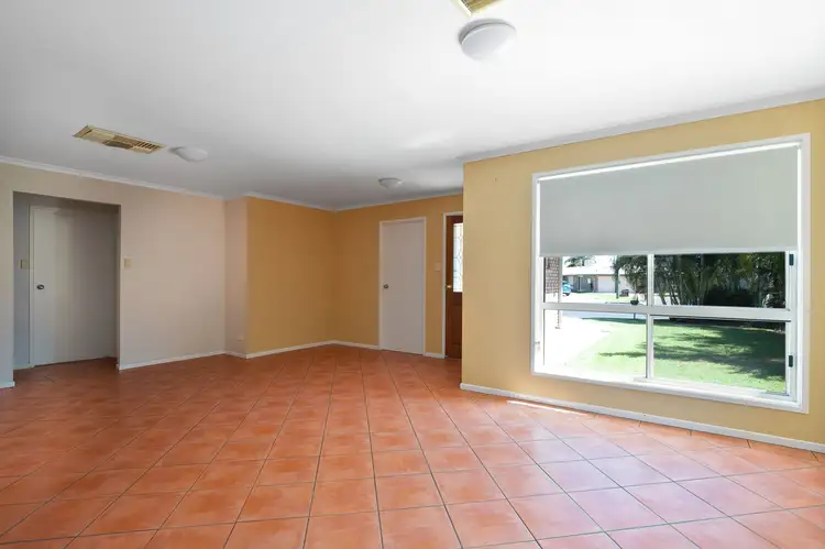 Fifth view of Homely house listing, 4 Smith Place, Emerald QLD 4720