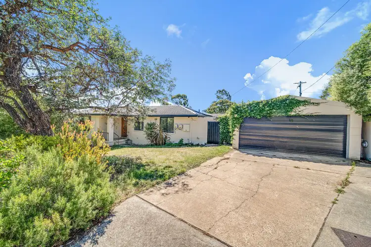 33 Lawrence Crescent, Kambah ACT 2902