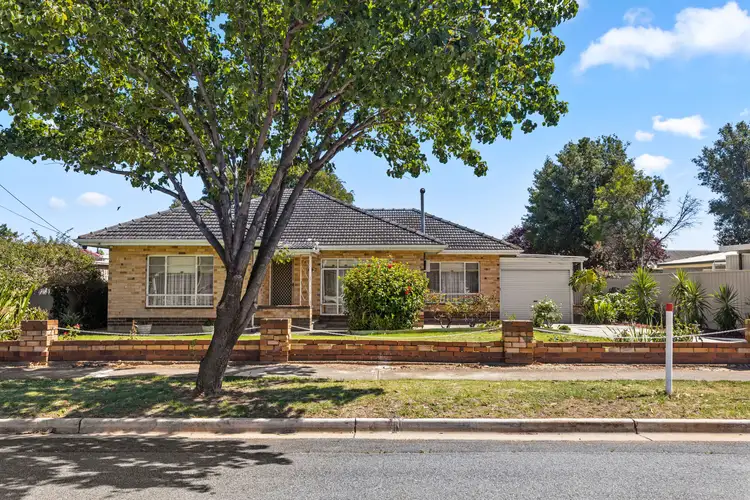 2 Strathbogie Avenue, Findon SA 5023