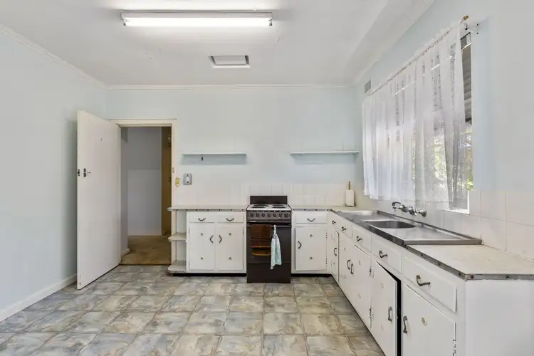 Fifth view of Homely house listing, 2 Strathbogie Avenue, Findon SA 5023