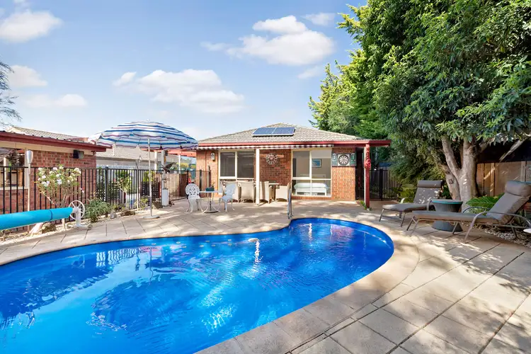 11 McClelland Drive, Skye VIC 3977