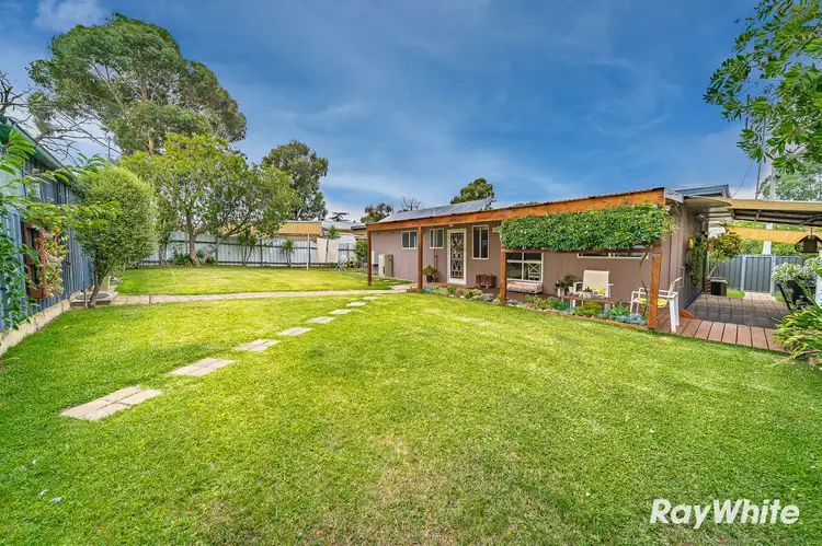 15 Dunstan Street, Sailors Gully VIC 3556