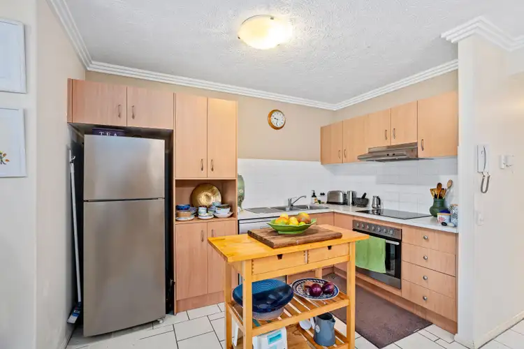 Sixth view of Homely unit listing, 9/142 Stanhill Drive, Chevron Island QLD 4217
