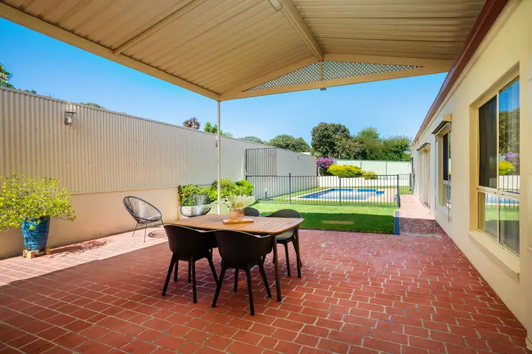 8 Rixon Place, Glenroy NSW 2640