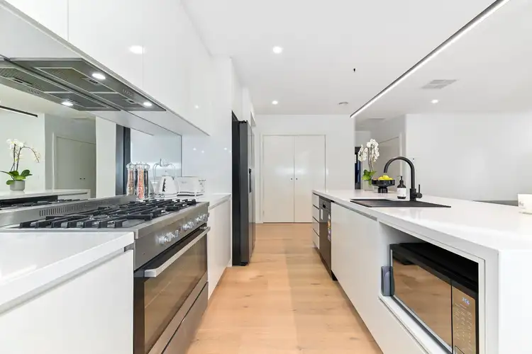 Fourth view of Homely house listing, 8 Stonehenge Place, Berwick VIC 3806