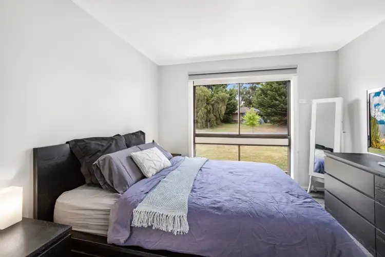 Fifth view of Homely house listing, 11 Diane Close, Pakenham VIC 3810