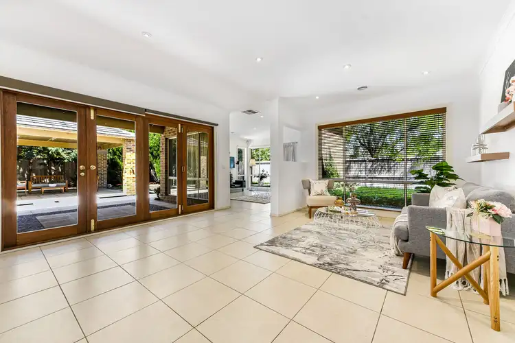 Fifth view of Homely house listing, 2 Glenmaggie Close, Berwick VIC 3806