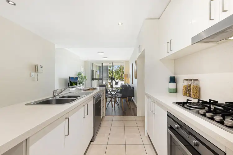 Third view of Homely apartment listing, 33/1-3 Eulbertie Avenue, Warrawee NSW 2074