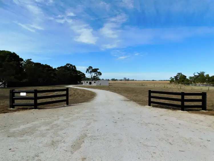 15 Oatmill Road, Bordertown SA 5268