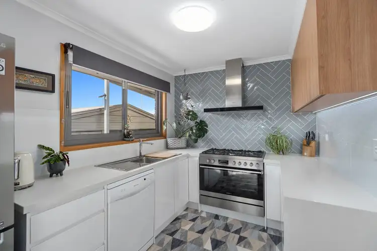 Fifth view of Homely house listing, 2 Hare Court, Darley VIC 3340