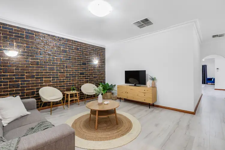 Fifth view of Homely house listing, 8 Hedgerow Drive, Gulfview Heights SA 5096