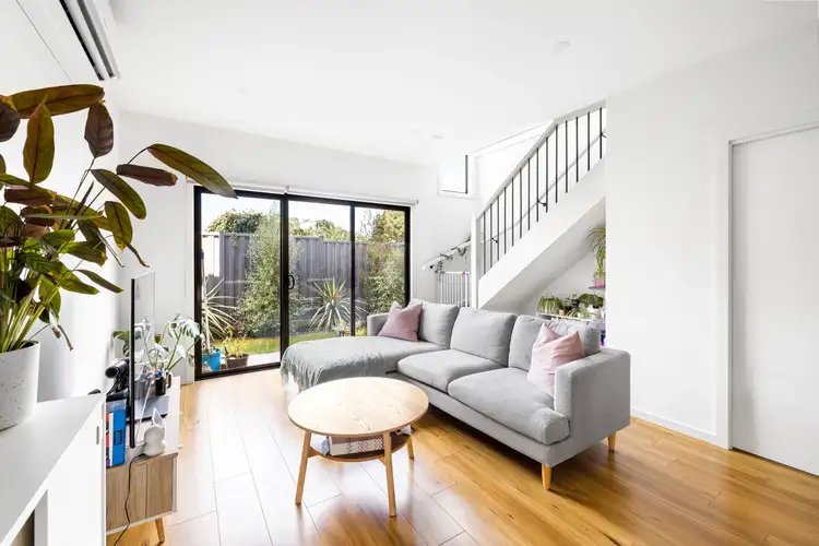 2/17 Cuthbert Street, Broadmeadows VIC 3047