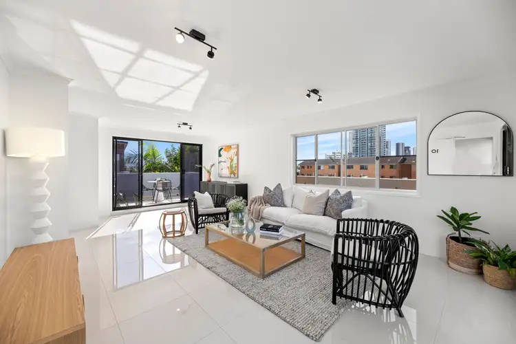 Main view of Homely unit listing, 10/31-33 Ventura Road, Mermaid Beach QLD 4218