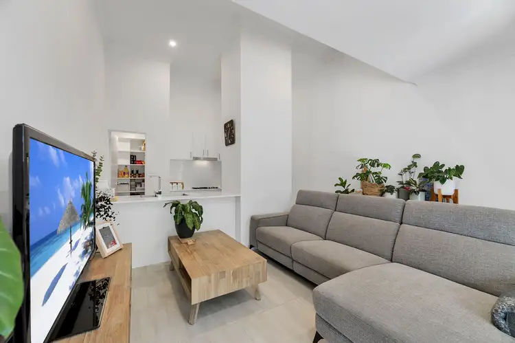 2/2 Travers Street, Gordon ACT 2906