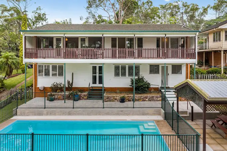 4 Skerry Street, Kenmore QLD 4069