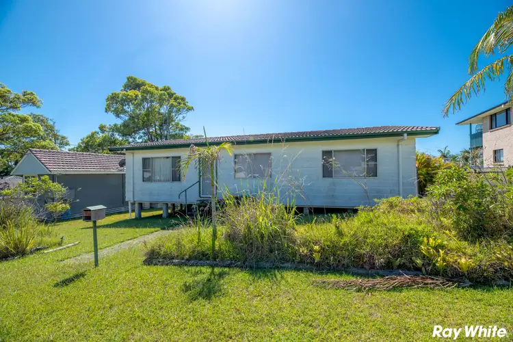 18 Sapphire Parade, Diamond Beach NSW 2430