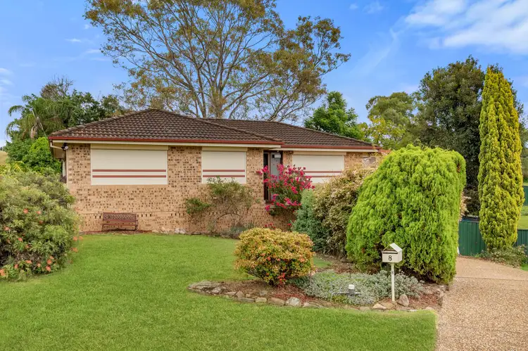8 Bray Place, Ambarvale NSW 2560