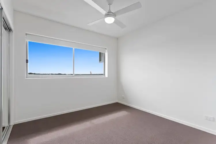 Sixth view of Homely unit listing, 32a&b/19 Shine Court, Birtinya QLD 4575