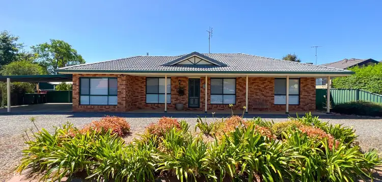 10 Hazelbank Avenue, Parkes NSW 2870