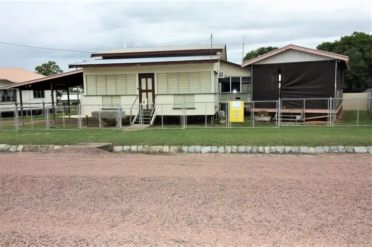 15 Elizabeth Street, Charters Towers City QLD 4820