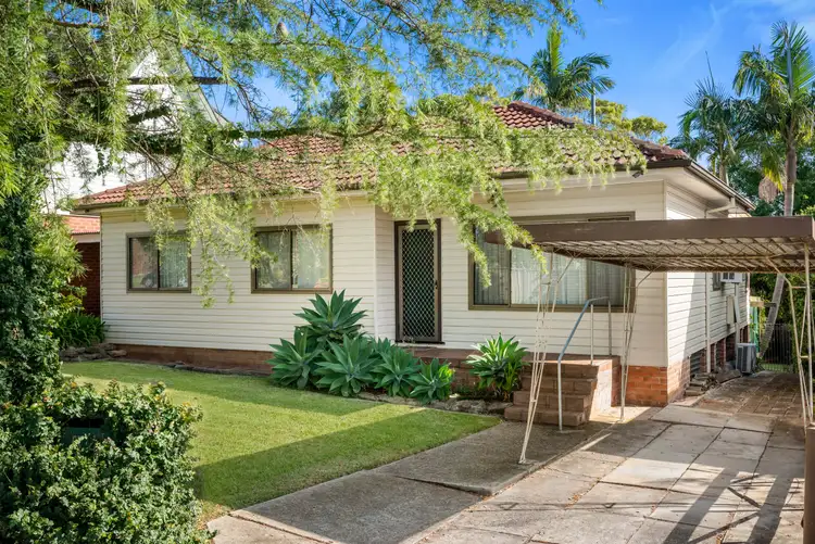 54 Matthews Square, Ingleburn NSW 2565