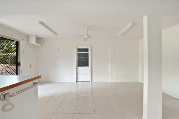 Fifth view of Homely house listing, 10 Donnelly Place, Emerald QLD 4720
