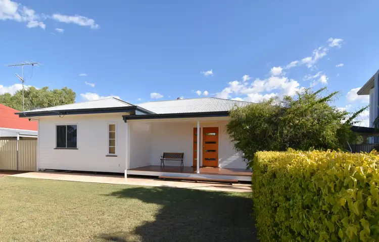 9 Robin Road, Longreach QLD 4730
