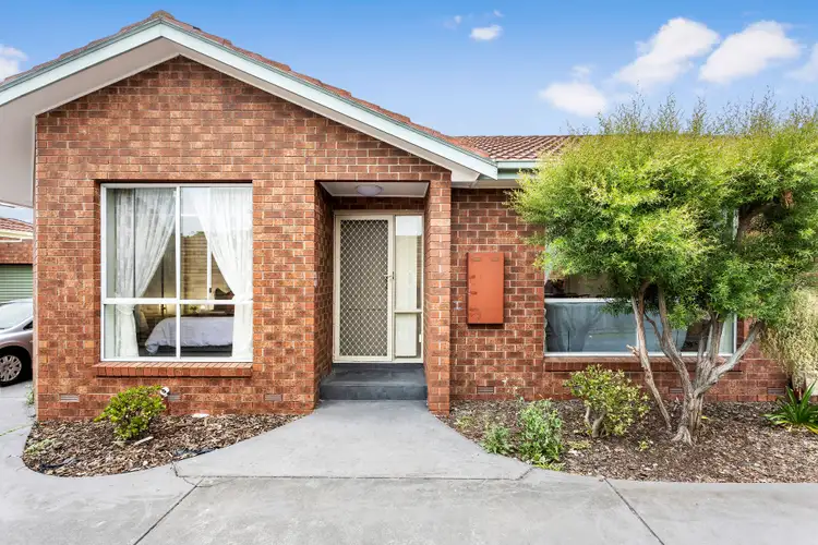 2/4 Grovedale Court, Clayton VIC 3168
