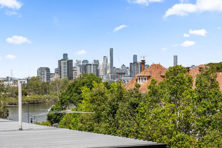 2/24a Crescent Road, Hamilton QLD 4007