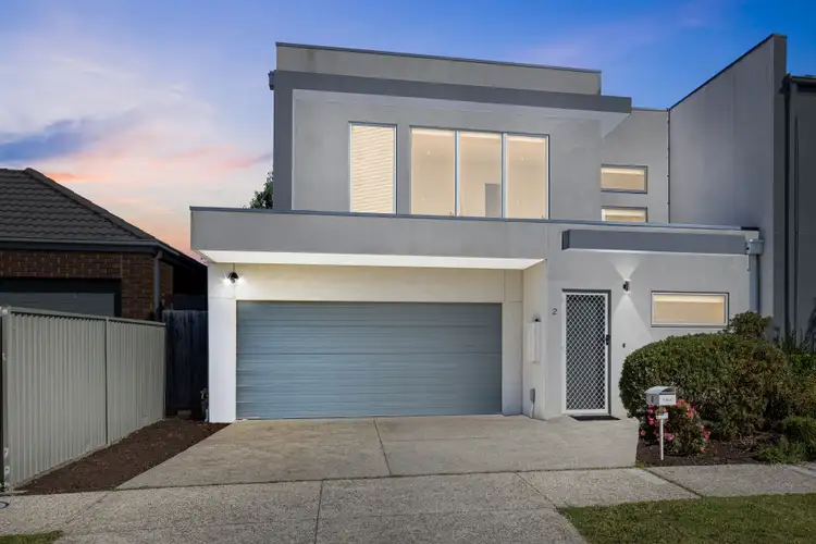 2 Petrel Circuit, Pakenham VIC 3810