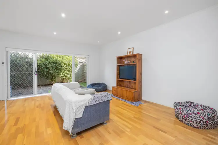 Fifth view of Homely house listing, 2 Petrel Circuit, Pakenham VIC 3810