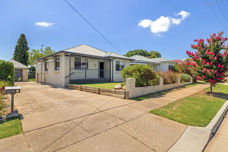 5 Ceduna Street, Mount Austin NSW 2650