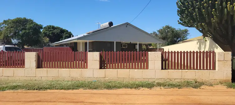 102 David Brand Drive, Carnarvon WA 6701