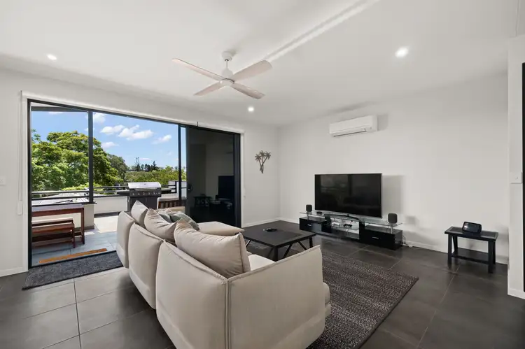 18 Oxley Terrace, Corinda QLD 4075
